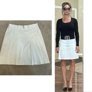 Holt Renfrew white pleated mini skirt pockets Sz 8